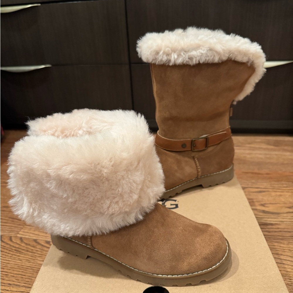 Brand new! Ugg boots K Nessa
